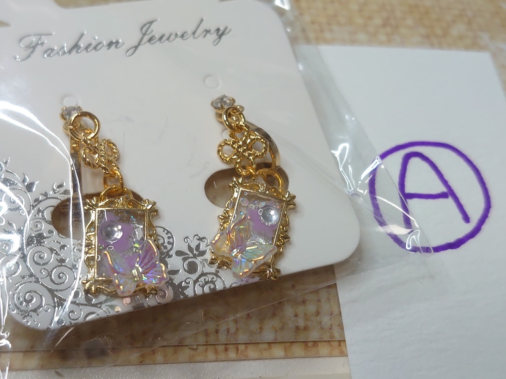 花と蝶のイヤリング