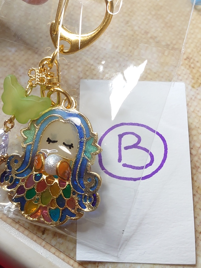 七色のアマビエ様 キーホルダー(青系)