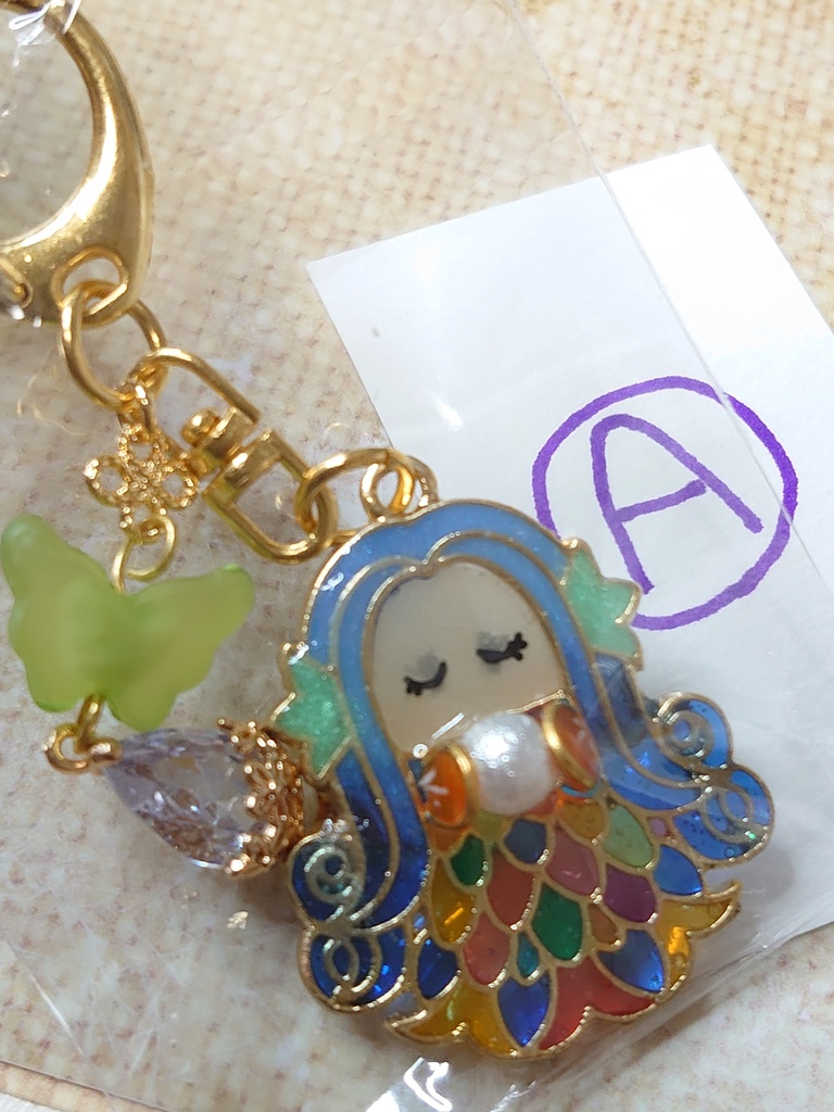 七色のアマビエ様 キーホルダー(青系)