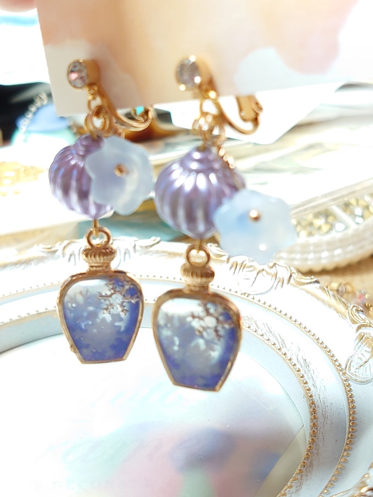 冬の詰まった小瓶 イヤリング