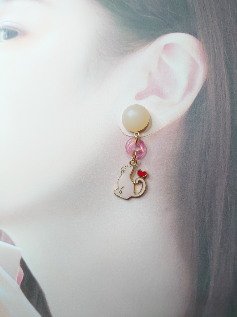 桜色の猫 ピアス