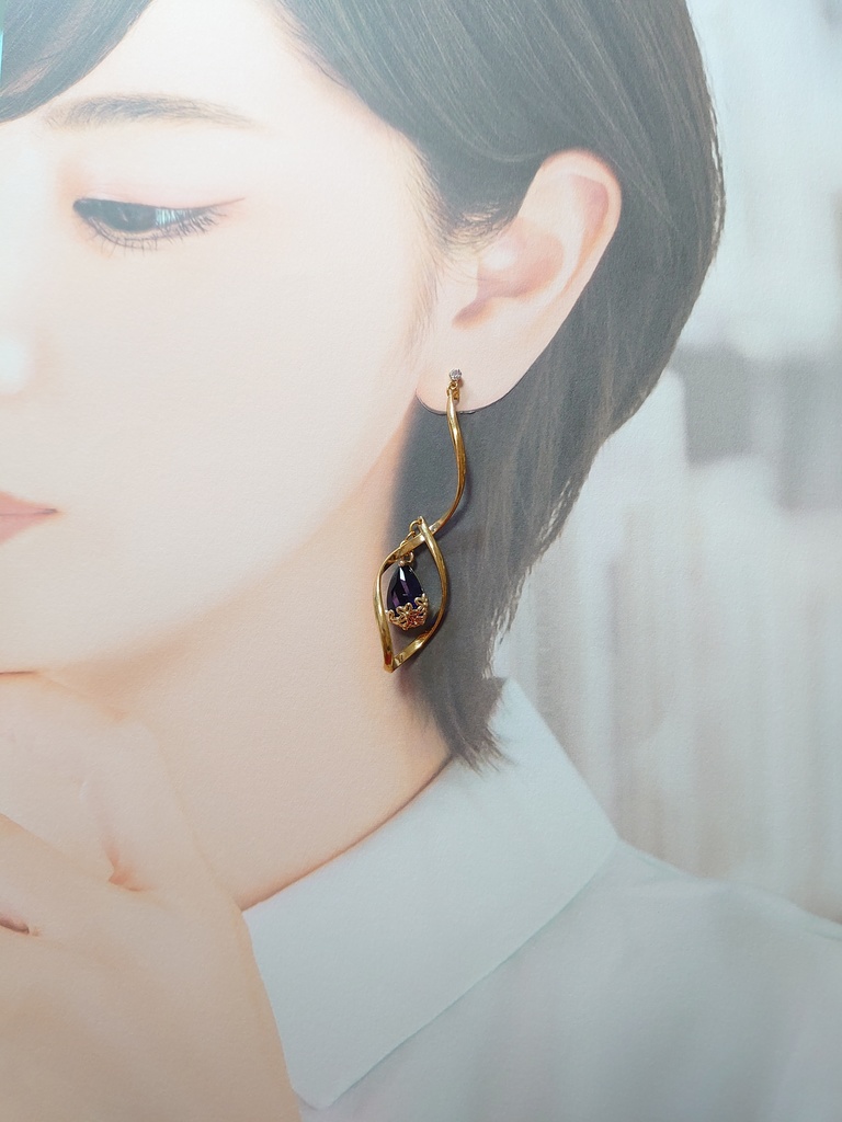 青い螺旋ピアス・イヤリング