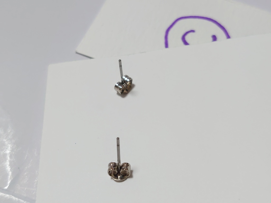 水玉と花びらイヤリング・ピアス