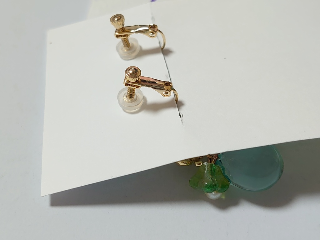 水玉と花びらイヤリング・ピアス