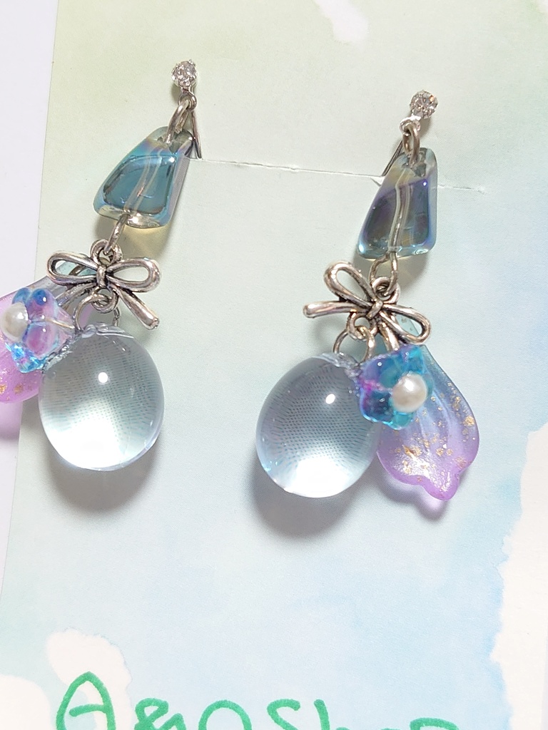 水玉と花びらイヤリング・ピアス