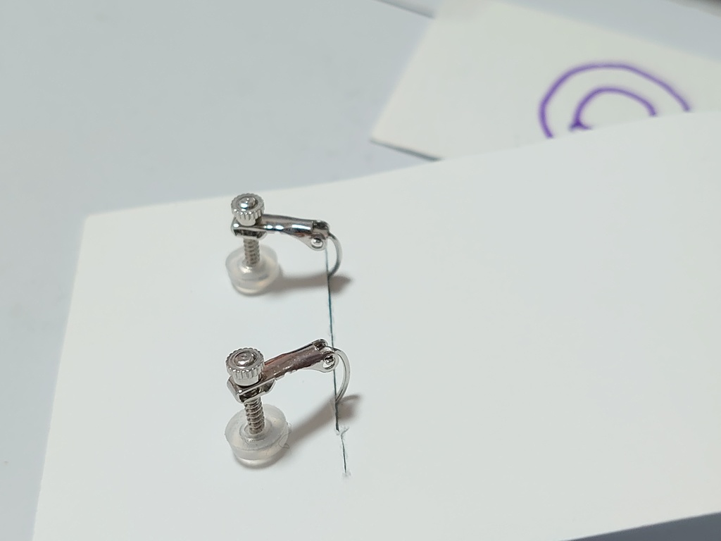 水玉と花びらイヤリング・ピアス