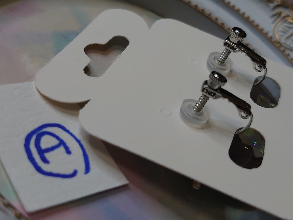 みずみずしい果実イヤリング