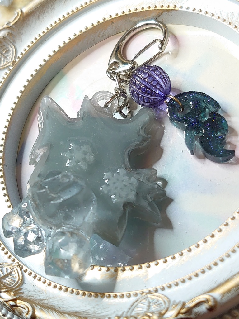 氷狼のキーホルダー