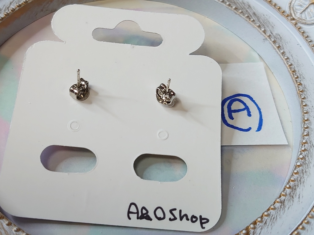 漆黒のピアス&イヤリング