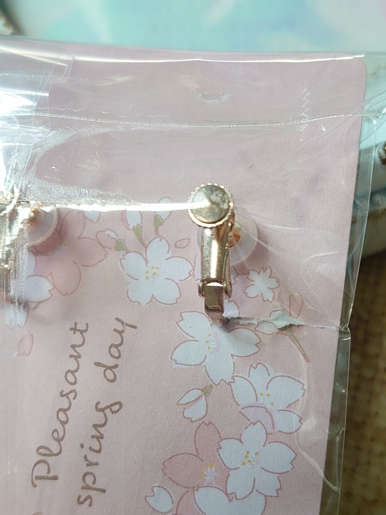 桜と花びら イヤリング