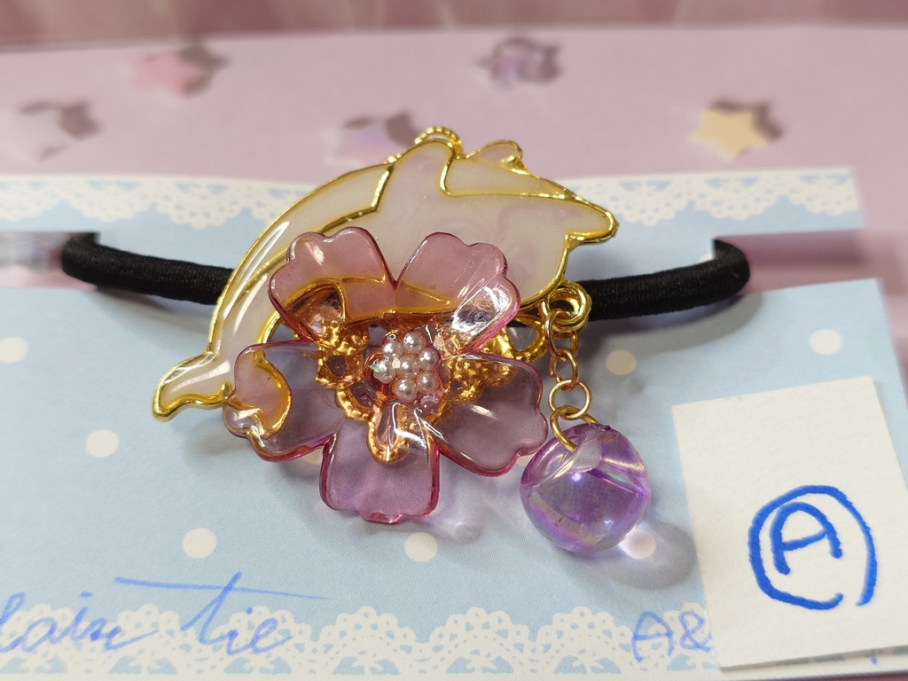 花とイルカの戯れヘアゴム