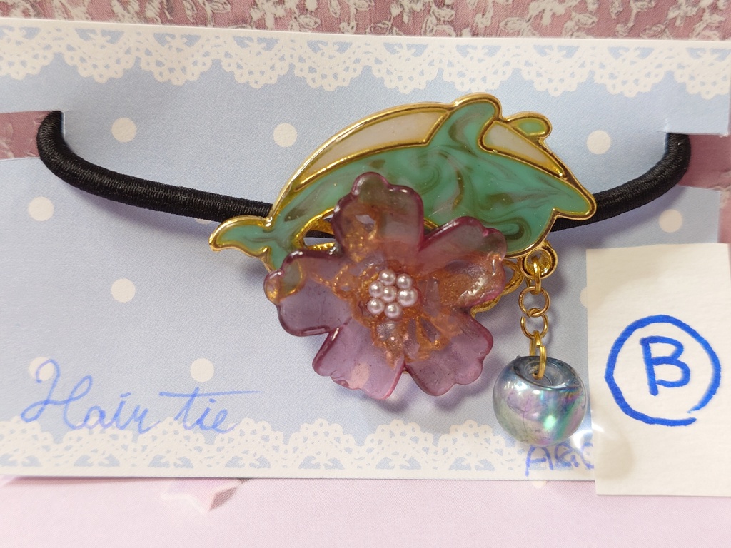 花とイルカの戯れヘアゴム