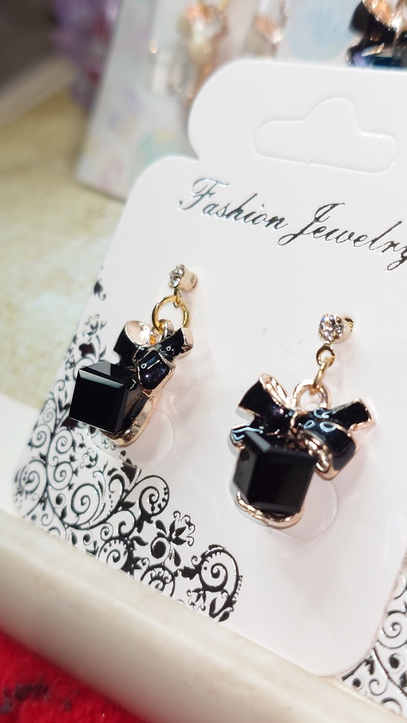 ぷち聖なる夜のプレゼント🎁ピアス(イヤリング交換可)