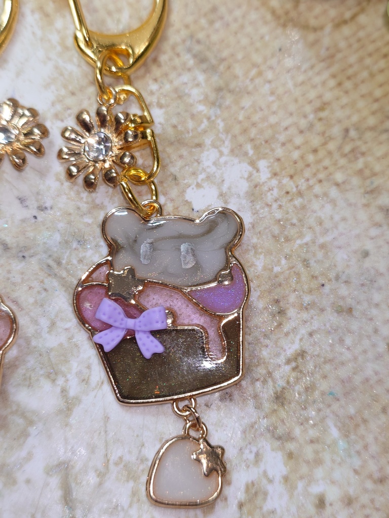 カップケーキキーホルダー(うさぎ、くま)