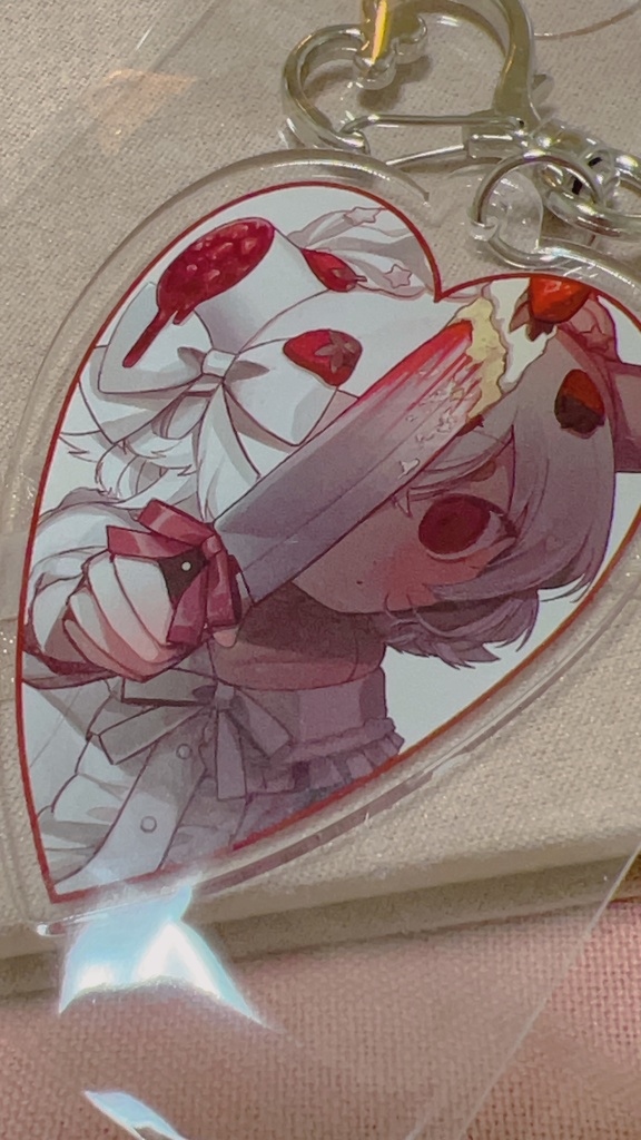 ハート型アクリルキーホルダー