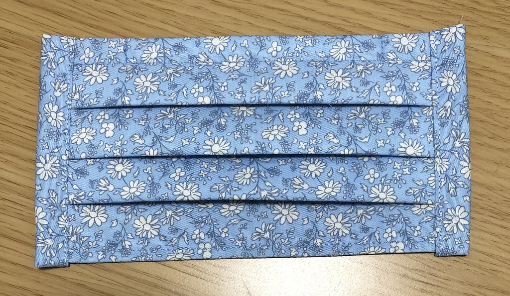 ワイヤー入りプリーツマスク水色花柄