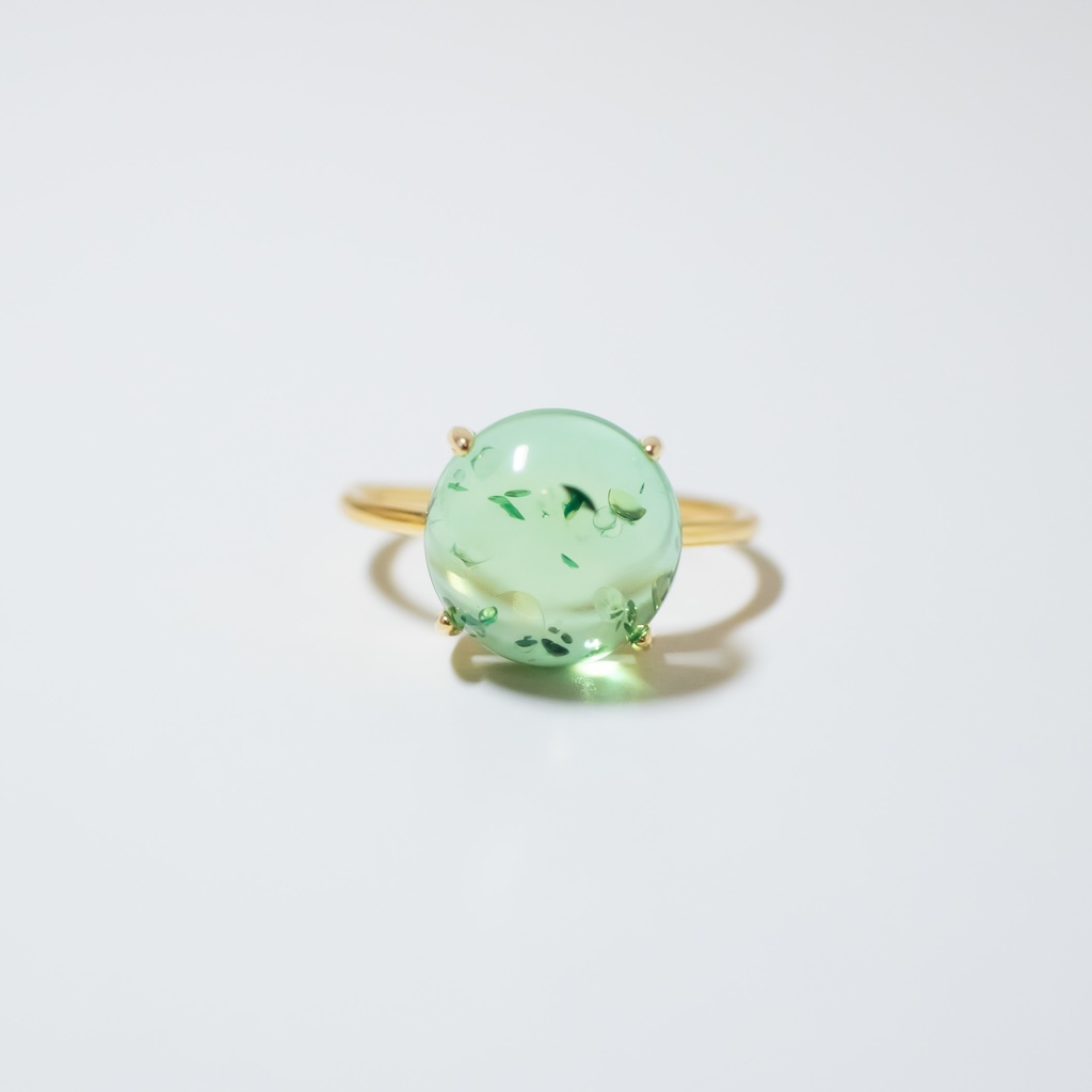 推し色★ 天然石 クラック入りグリーンカラーアンバーのリング【フリーサイズ】琥珀 s925 18KGP