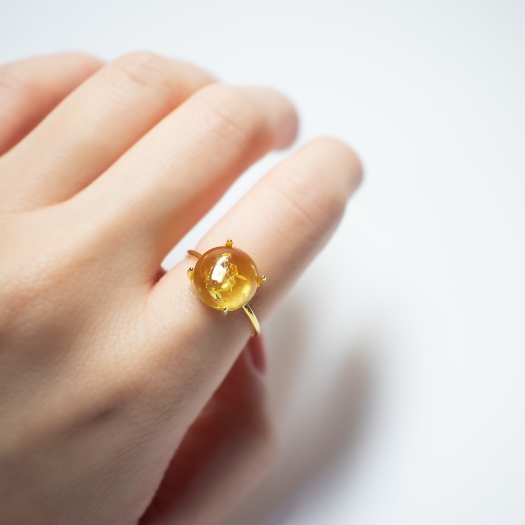 天然石 クラック入りイエローカラーアンバー (琥珀) のリング【フリーサイズ】