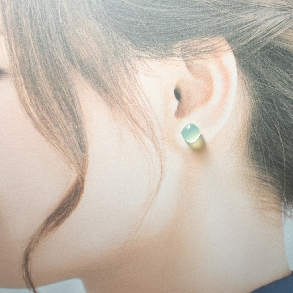 推し色★ 天然石 シーブルーカルセドニーのピアス【サージカルステンレス 金属アレルギー対応】