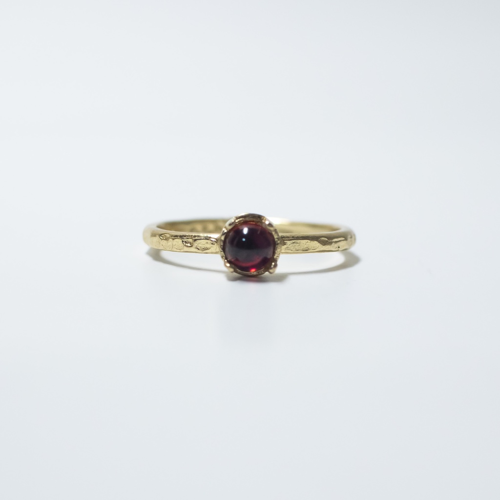 推し色★推し誕生石★天然石 モザンビークガーネットの鎚目ハンマードリング【フリーサイズ】