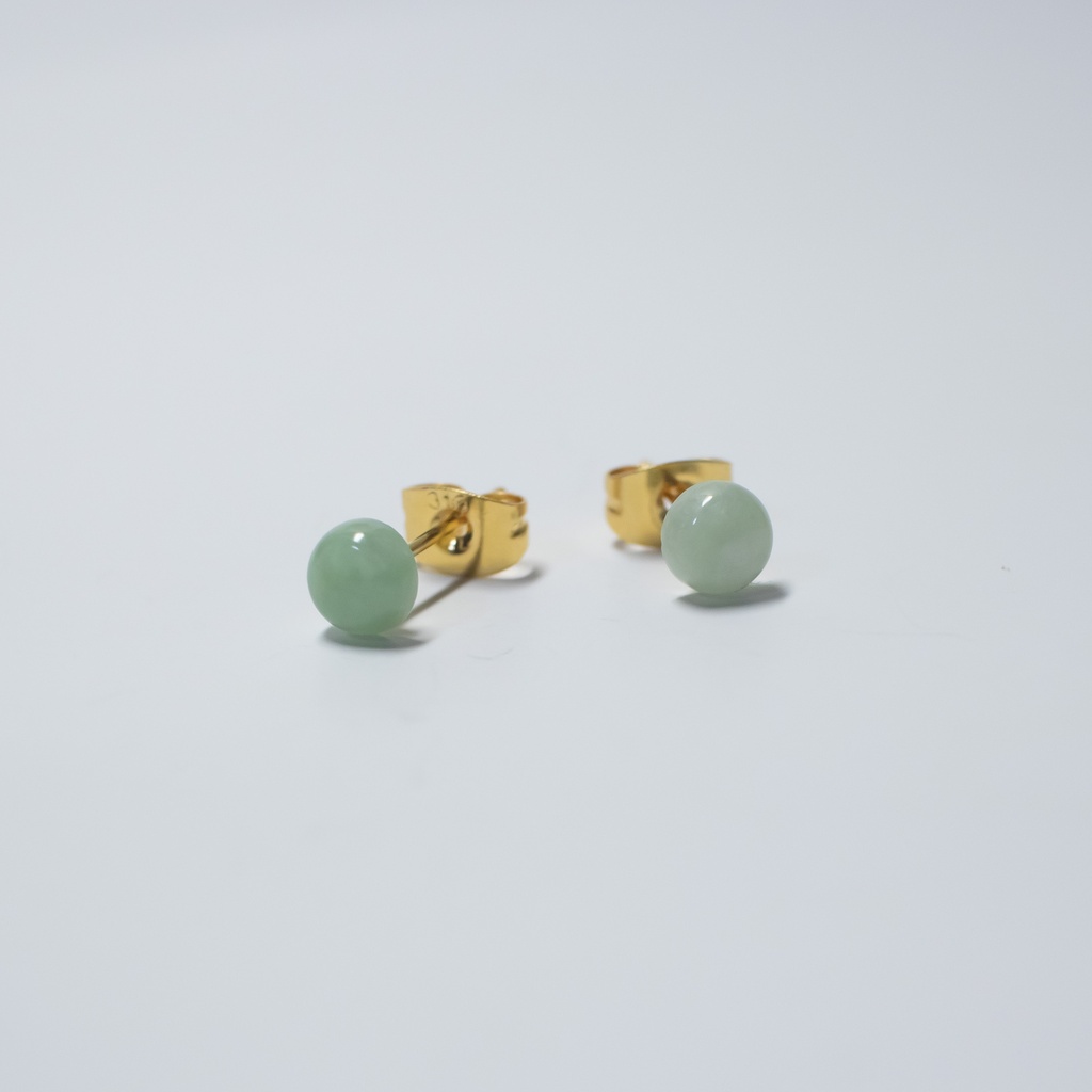 推し色★推し誕生石★ 天然石 ビルマ翡翠の小粒ピアス (ジェイタイト)【サージカルステンレス 金属アレルギー対応】