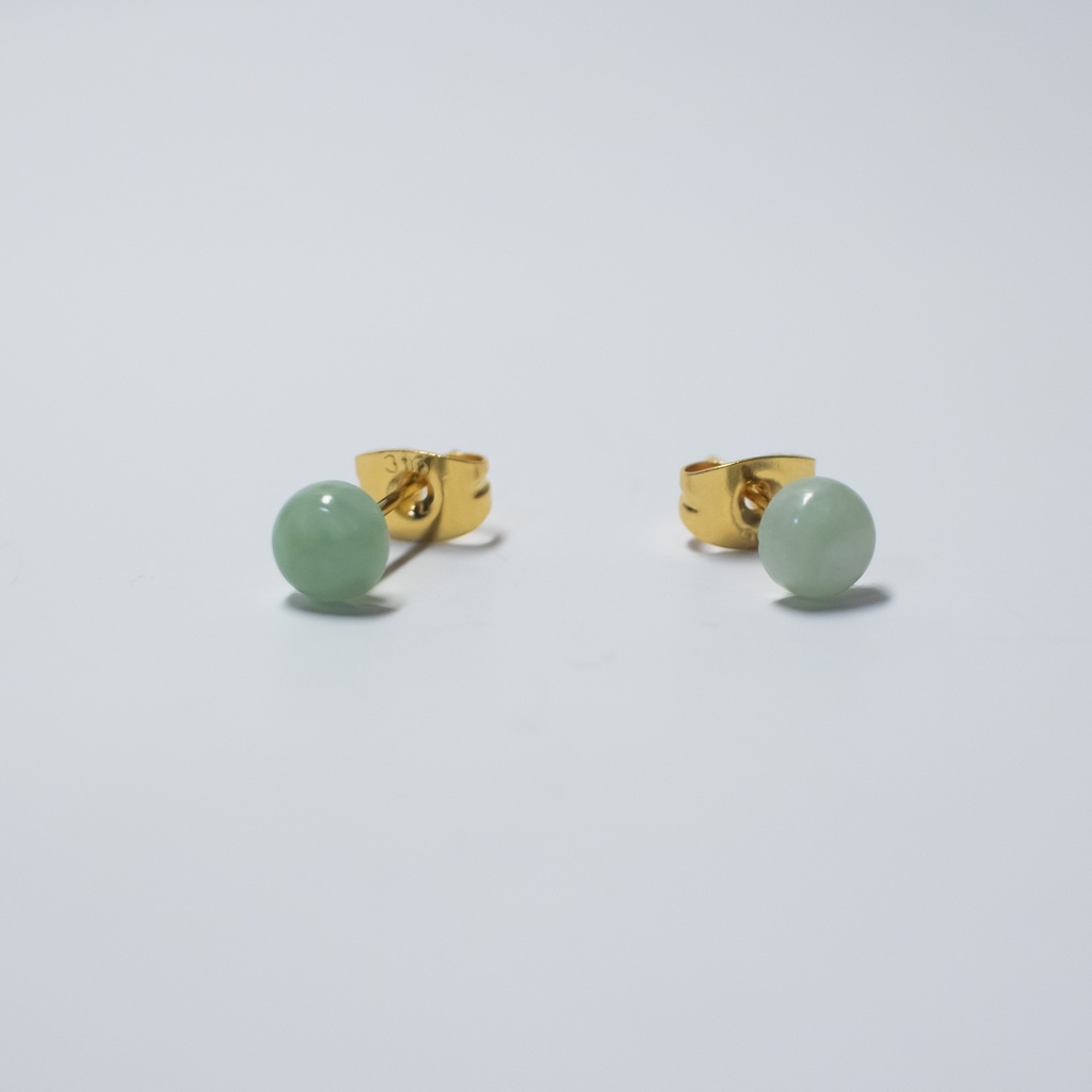 推し色★推し誕生石★ 天然石 ビルマ翡翠の小粒ピアス (ジェイタイト)【サージカルステンレス 金属アレルギー対応】