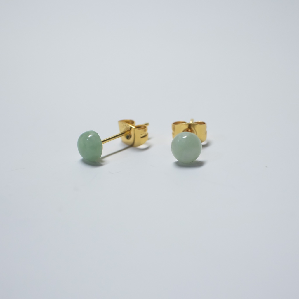 推し色★推し誕生石★ 天然石 ビルマ翡翠の小粒ピアス (ジェイタイト)【サージカルステンレス 金属アレルギー対応】