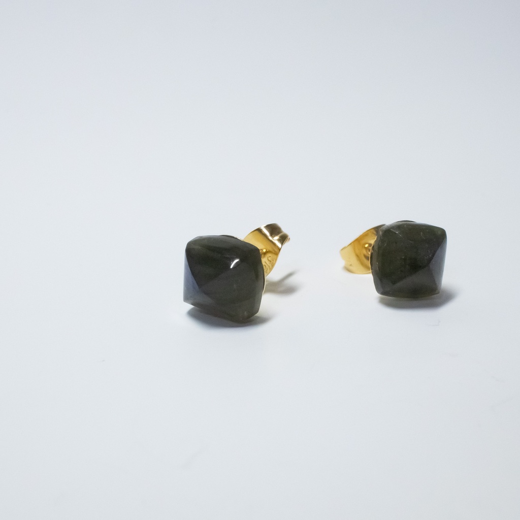 天然石 ラブラドライトの一粒ピアス【サージカルステンレス 金属アレルギー対応】
