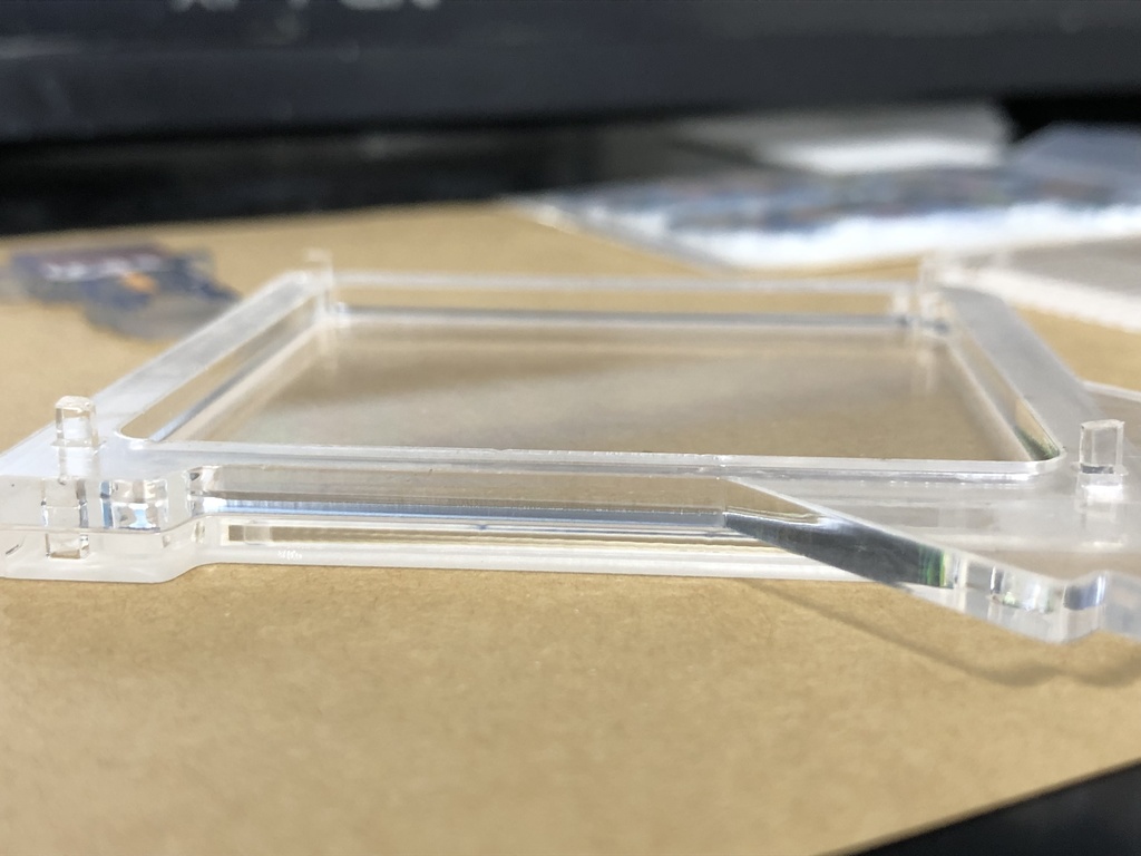 シャカシャカさせれないことものないアクスタの組み立てキット