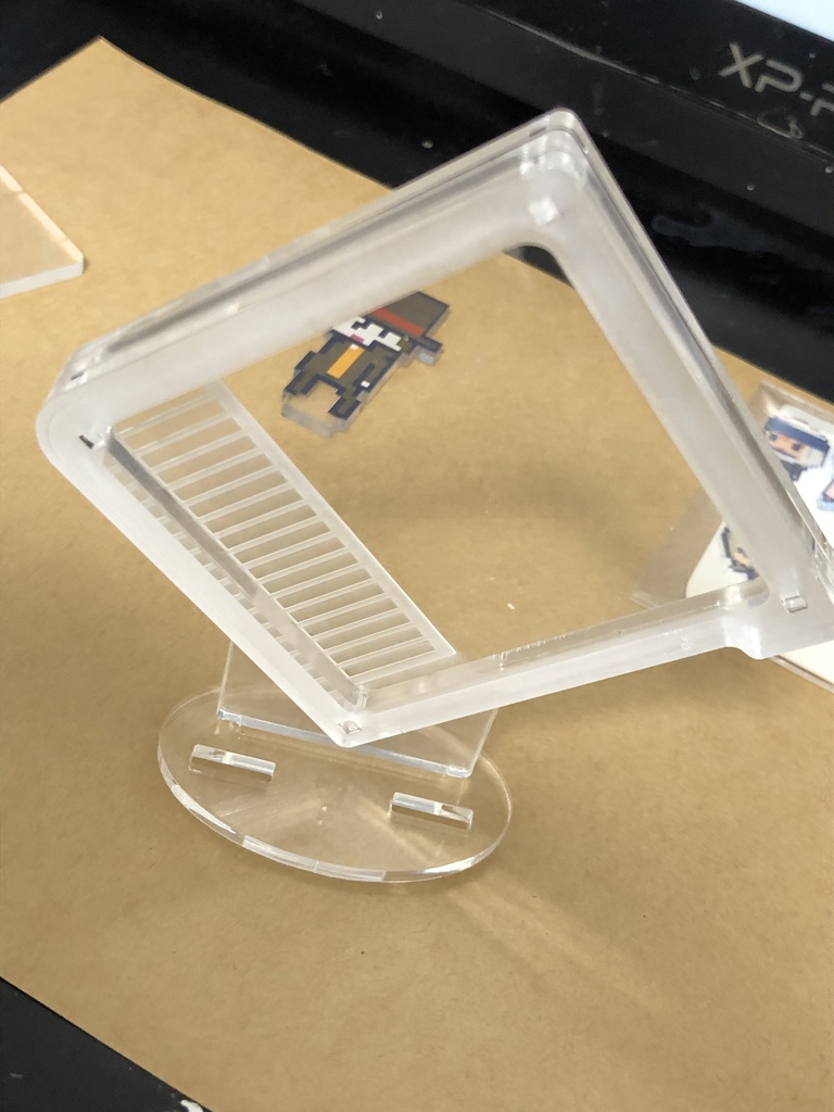 シャカシャカさせれないことものないアクスタの組み立てキット