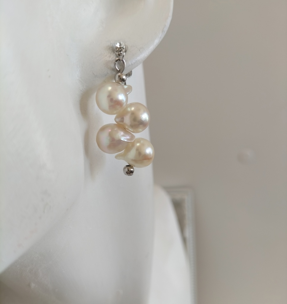 あこや真珠(日本産)クレオパトラ珠のピアス