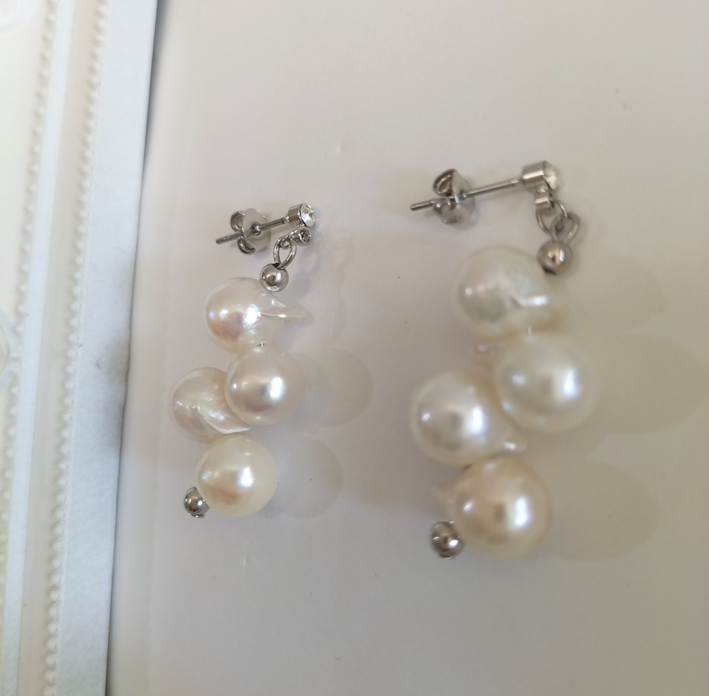 あこや真珠(日本産)クレオパトラ珠のピアス