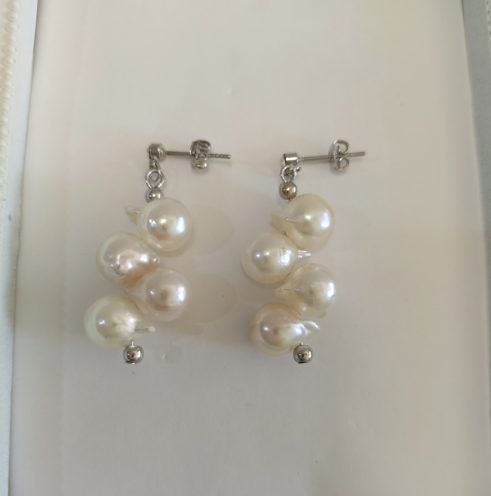 あこや真珠(日本産)クレオパトラ珠のピアス
