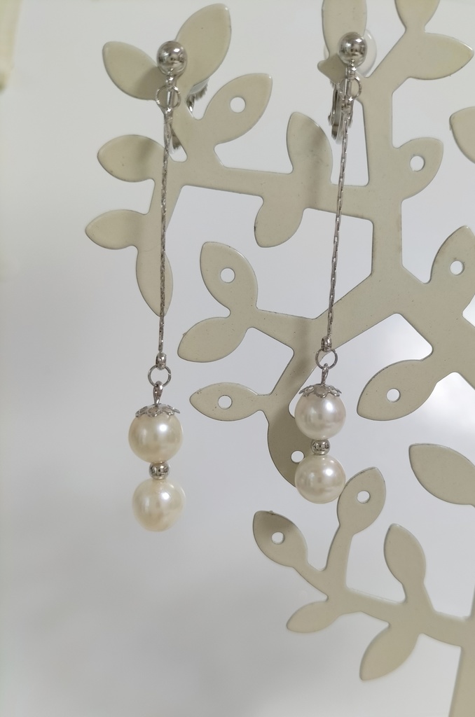 あこや真珠(日本産)のネジバネ式イヤリング