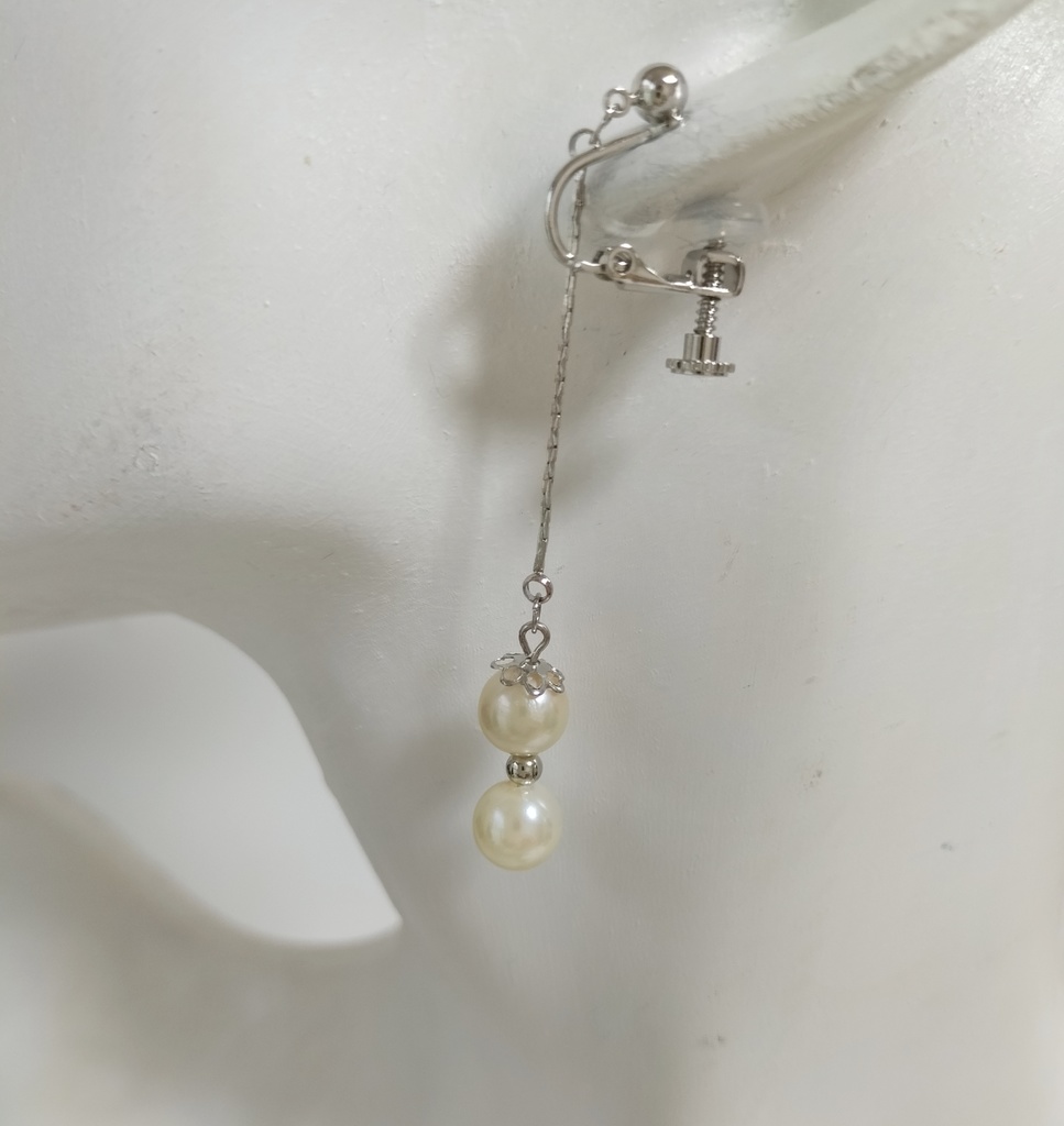 あこや真珠(日本産)のネジバネ式イヤリング