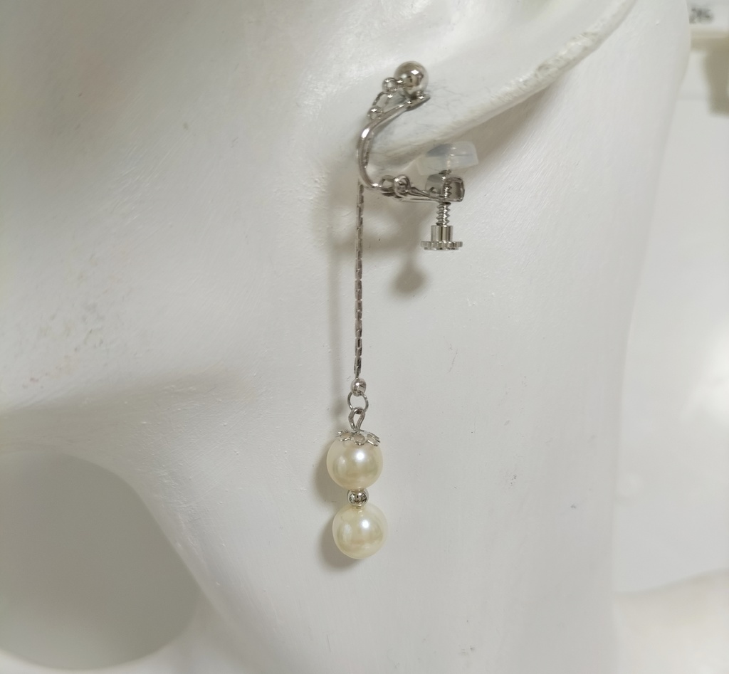 あこや真珠(日本産)のネジバネ式イヤリング