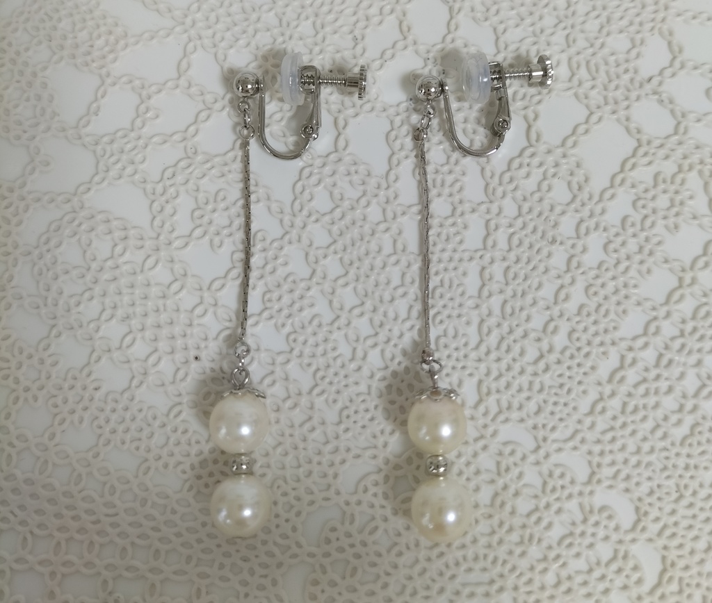 あこや真珠(日本産)のネジバネ式イヤリング