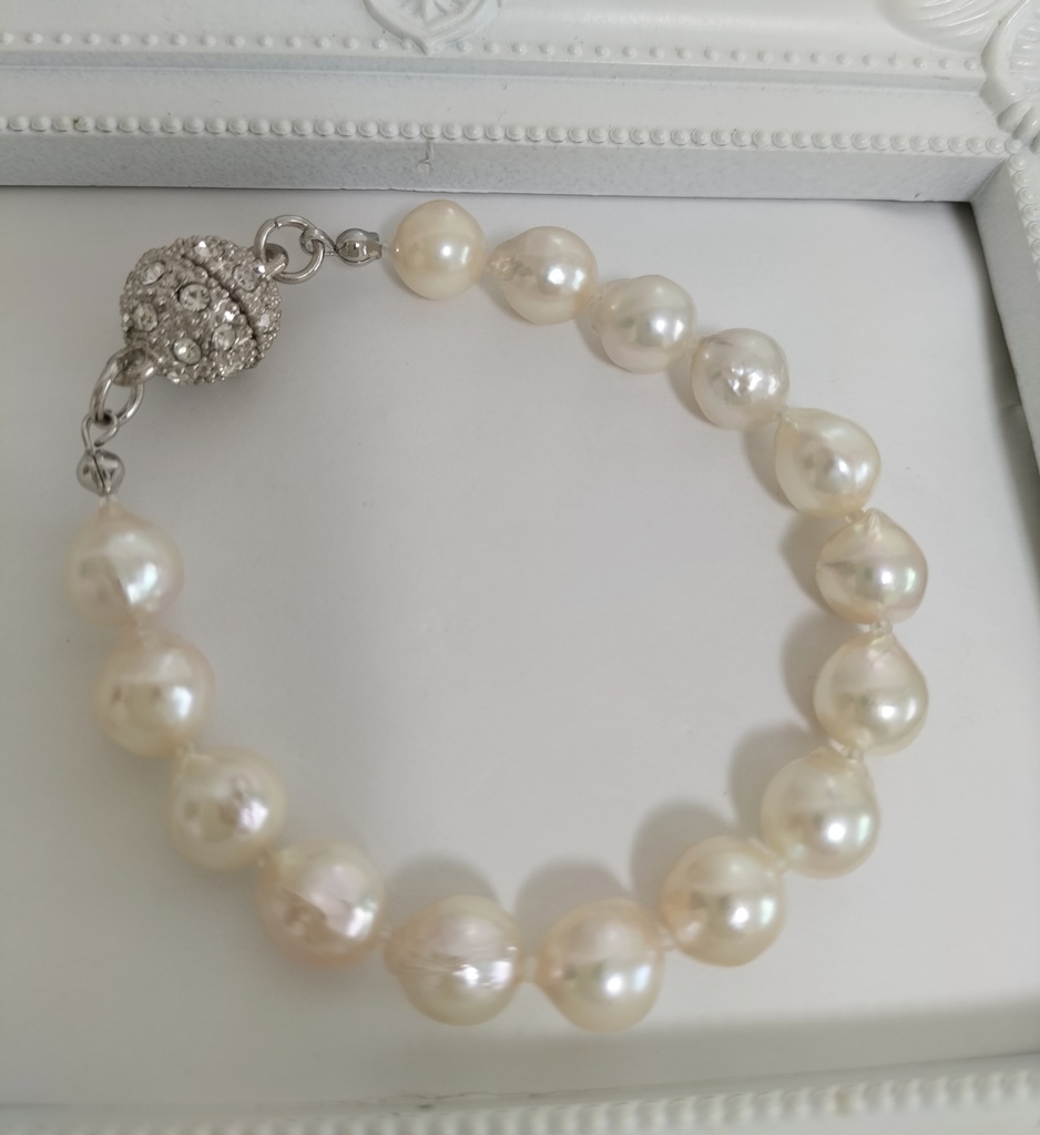 あこや真珠(日本産)のマグネット式ブレスレット