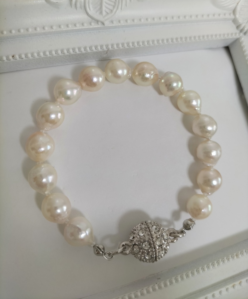 あこや真珠(日本産)のマグネット式ブレスレット