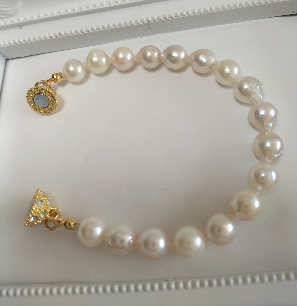 あこや真珠(日本産)のマグネット式ブレスレット