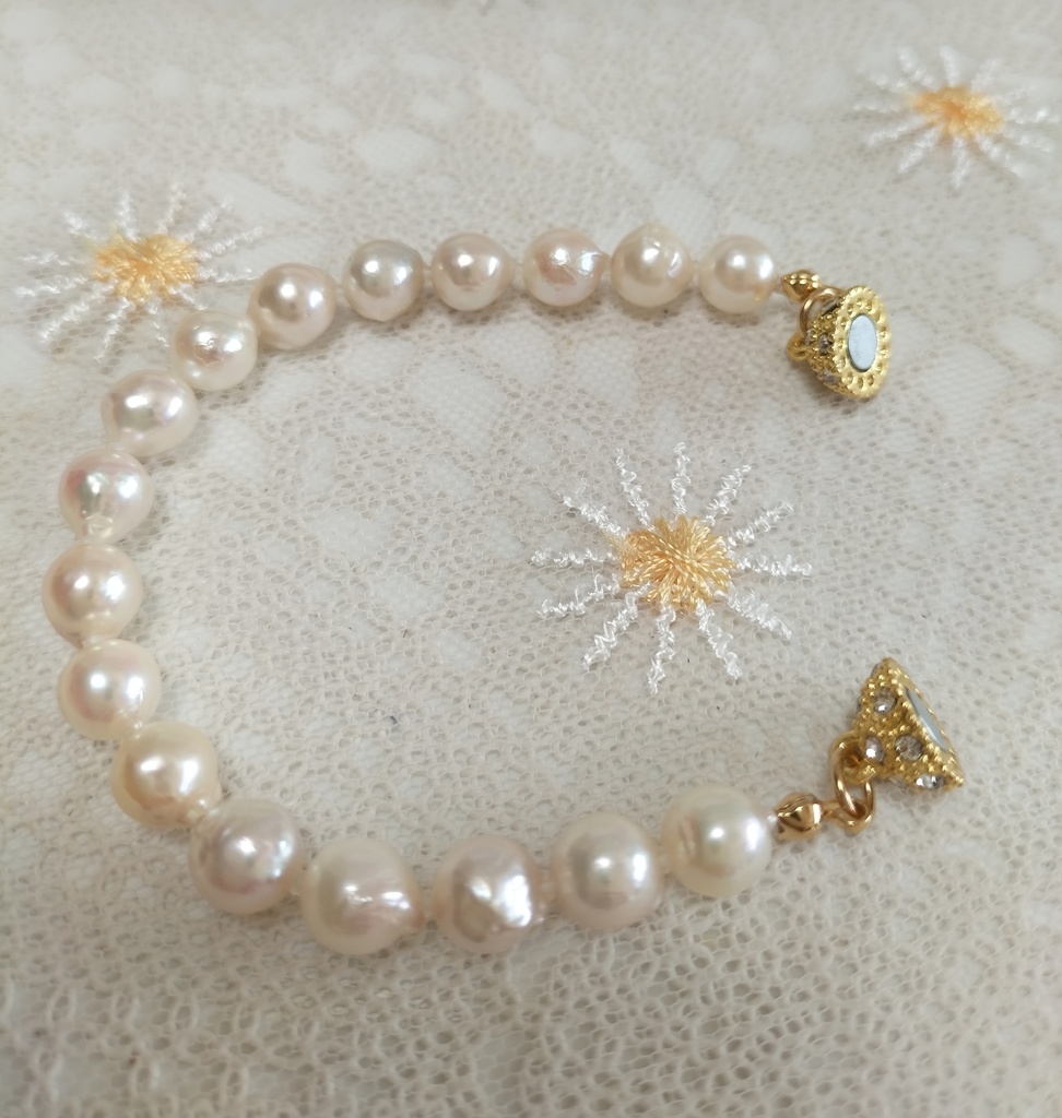 あこや真珠(日本産)のマグネット式ブレスレット