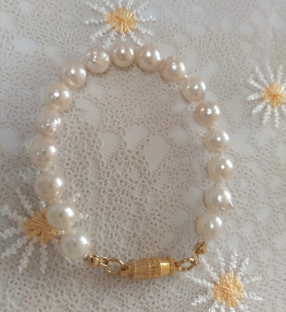 あこや真珠(日本産)のマグネット式ブレスレット