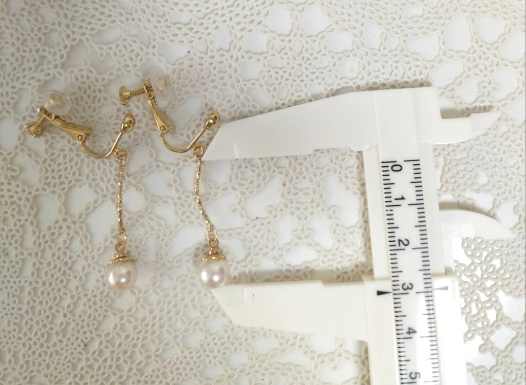 あこや真珠(日本産)のネジバネ式イヤリング