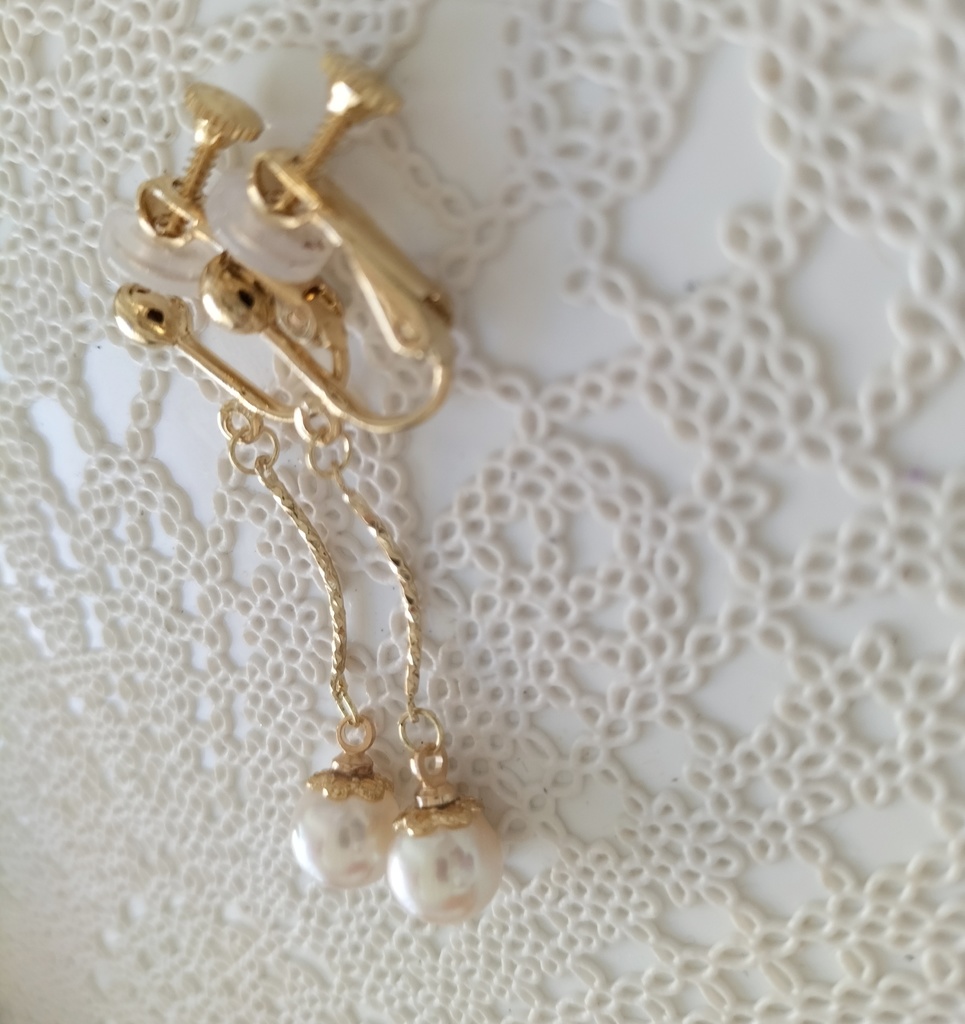 あこや真珠(日本産)のネジバネ式イヤリング