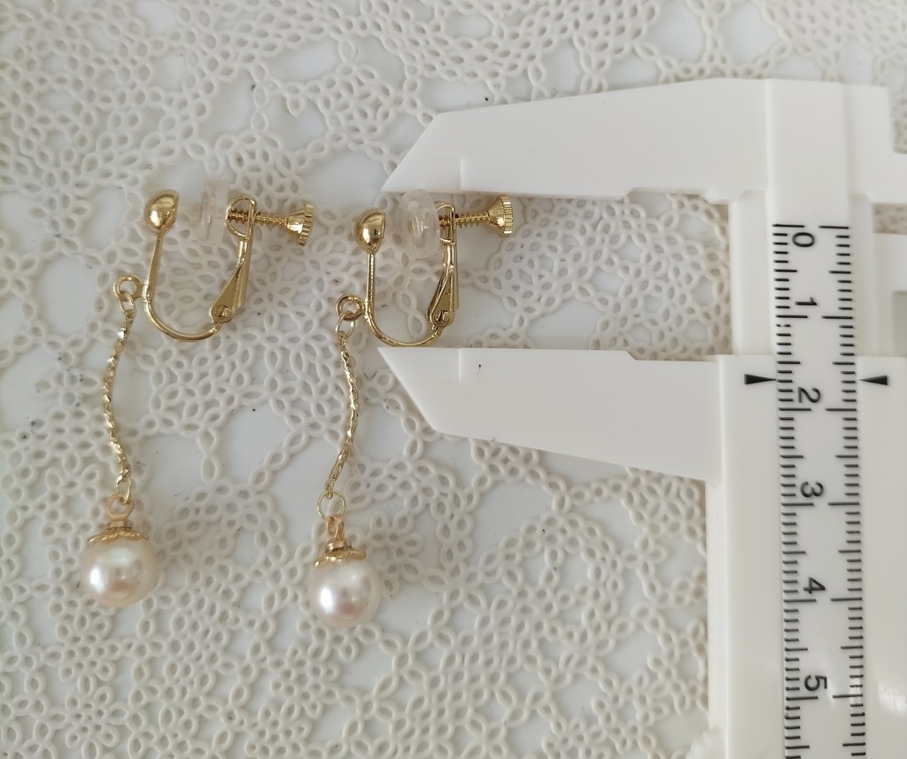 あこや真珠(日本産)のネジバネ式イヤリング