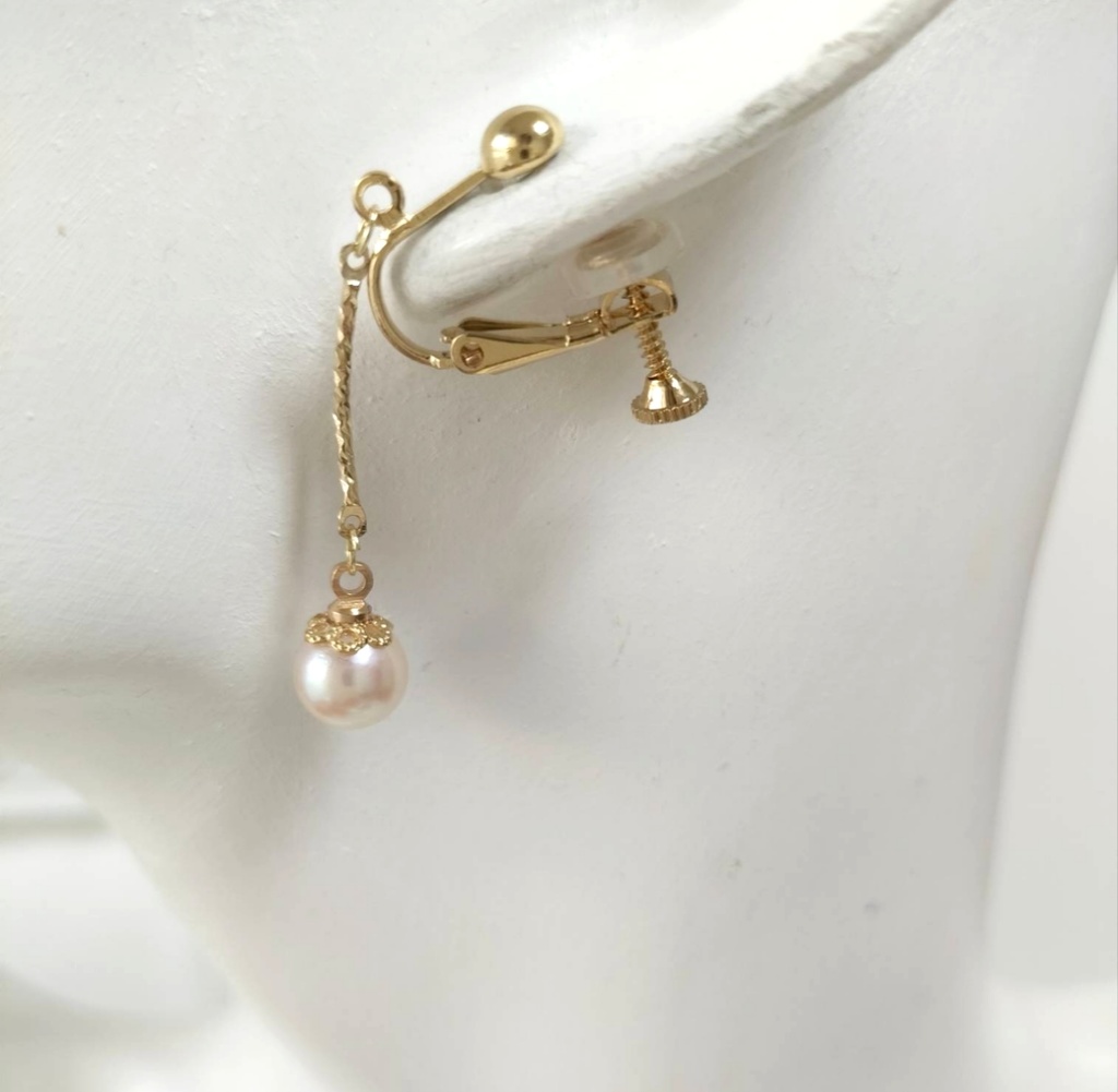 あこや真珠(日本産)のネジバネ式イヤリング