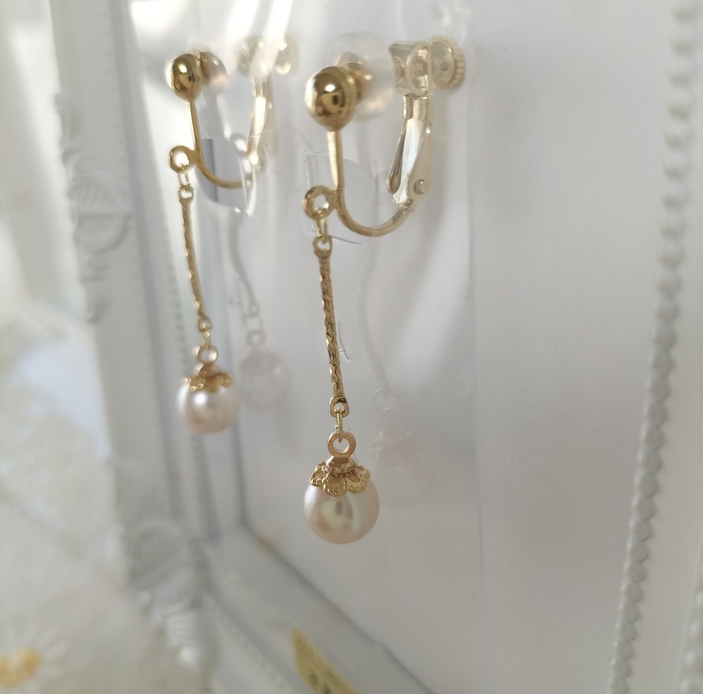 あこや真珠(日本産)のネジバネ式イヤリング