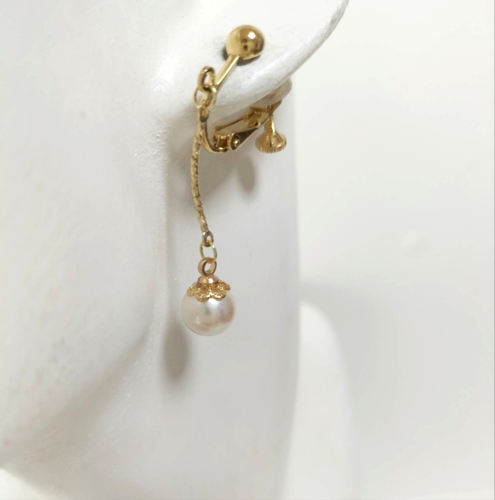 あこや真珠(日本産)のネジバネ式イヤリング