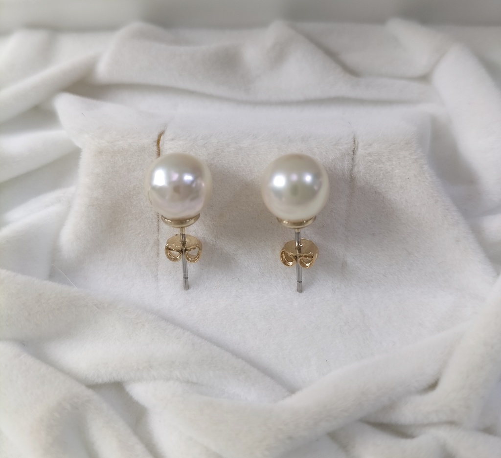 あこや真珠(日本産)のピアス