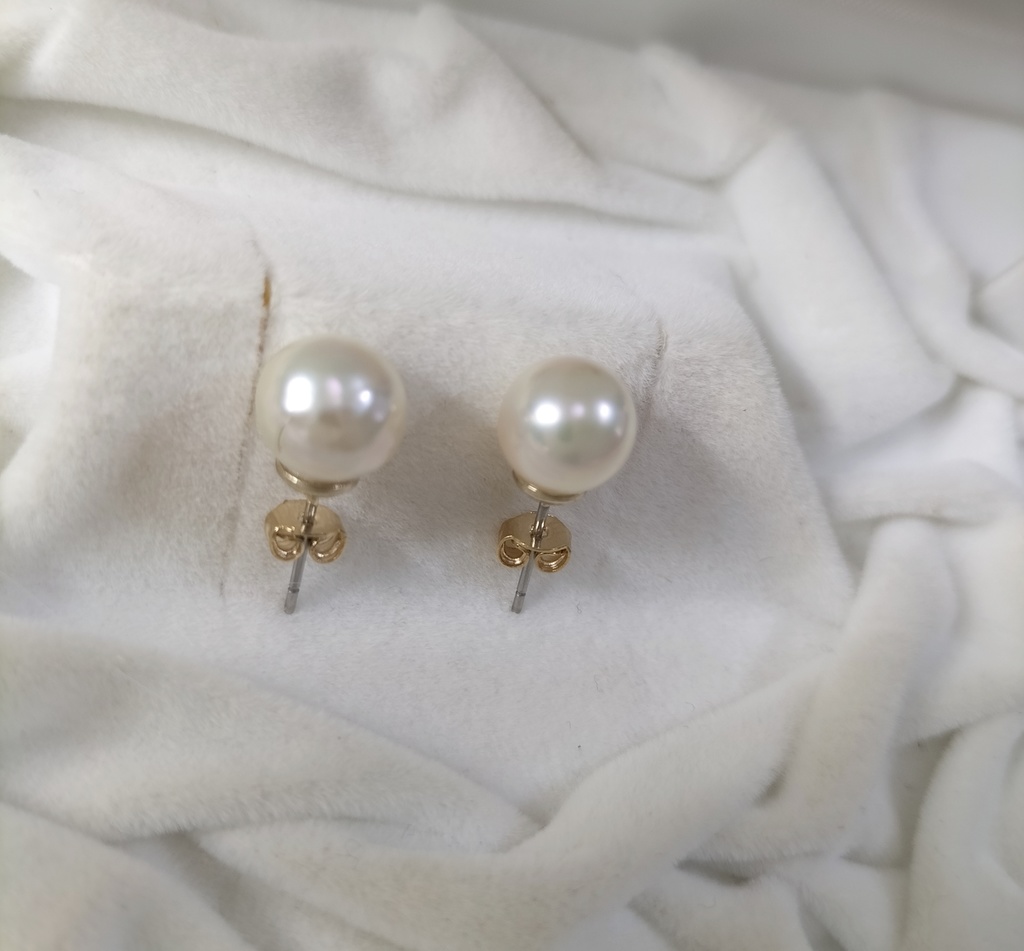 あこや真珠(日本産)のピアス